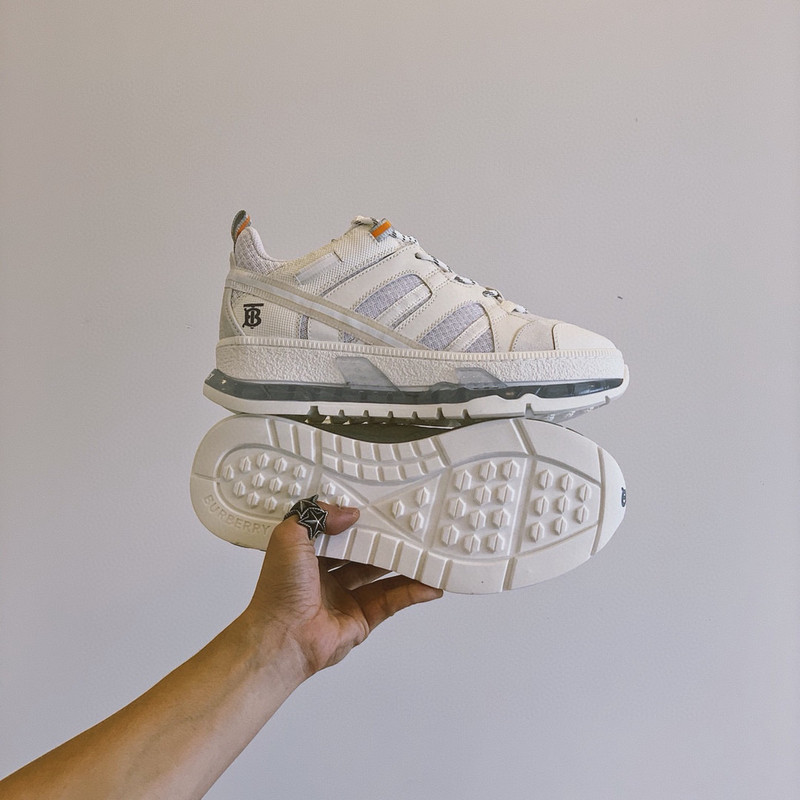 B**rry sneaker