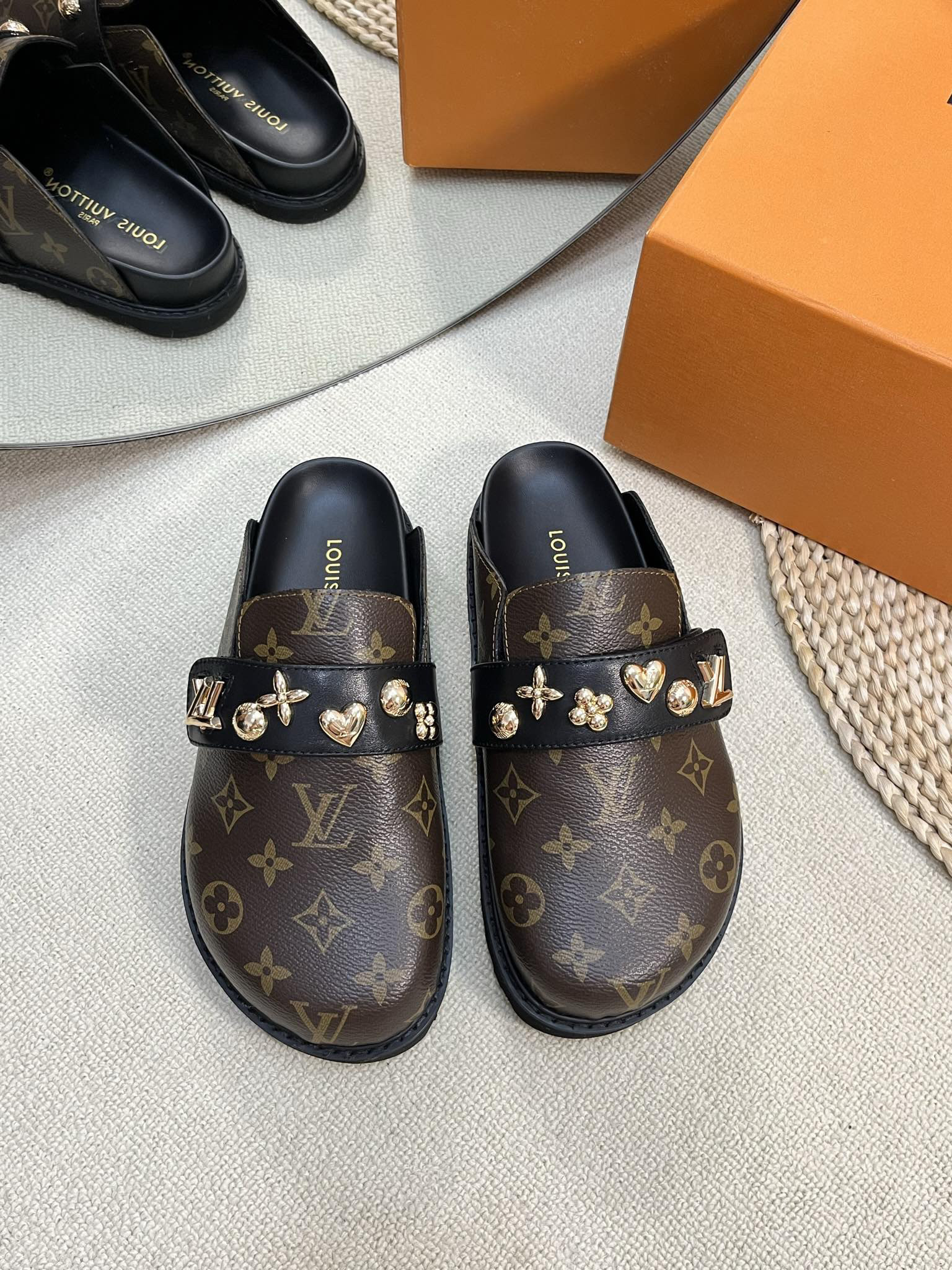LVT SANDALS