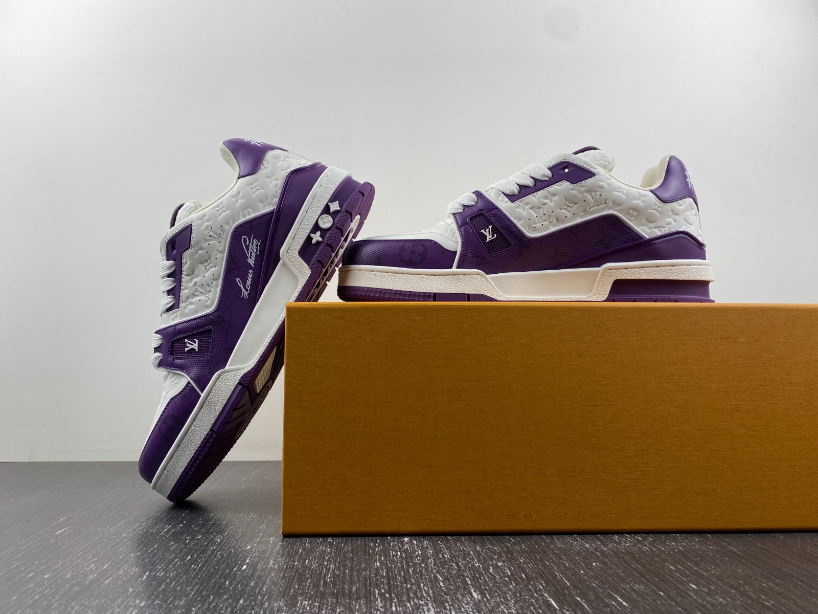 lvt sneakers