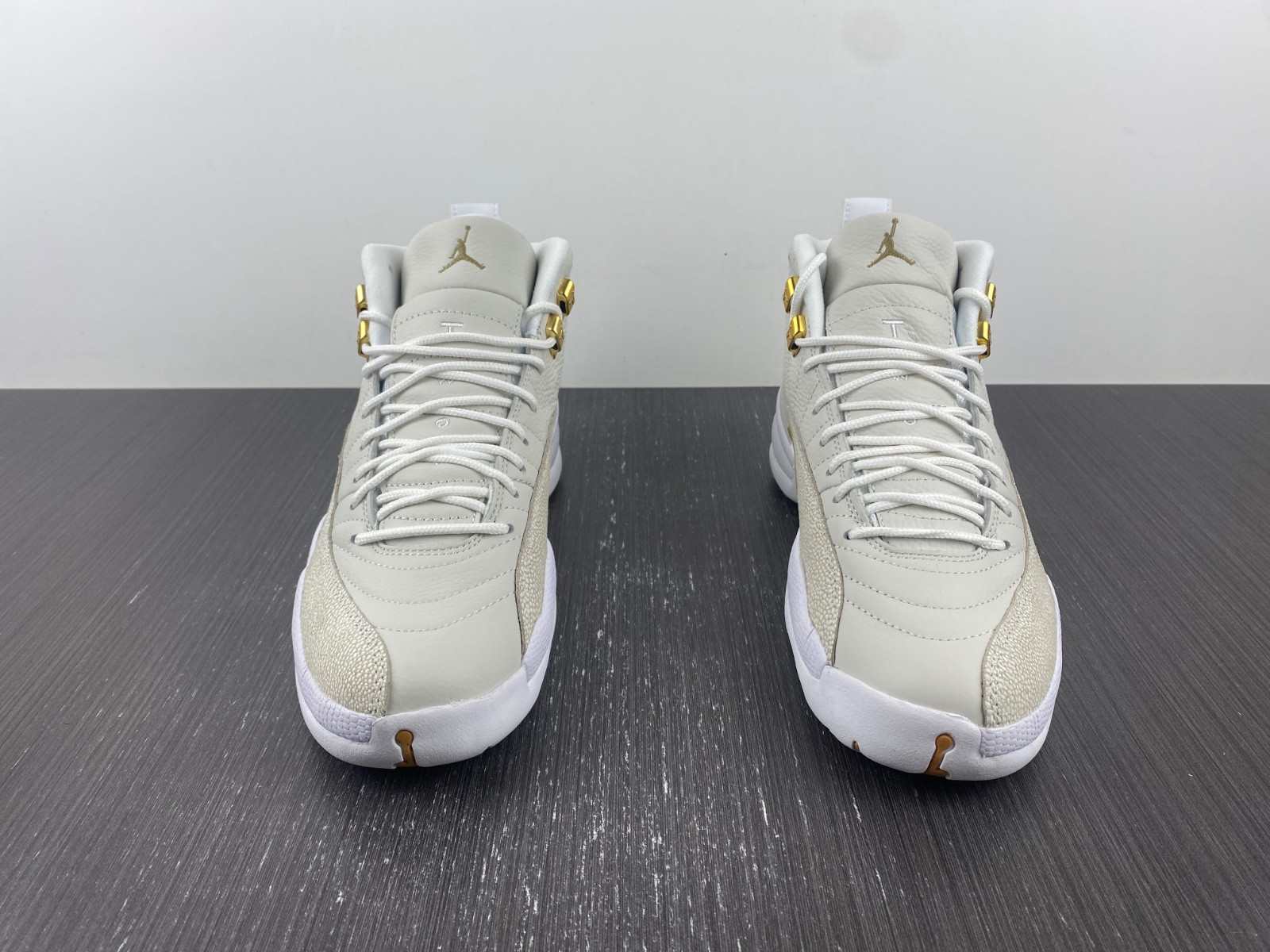 air jordan 12 retro ovo white 873864-102