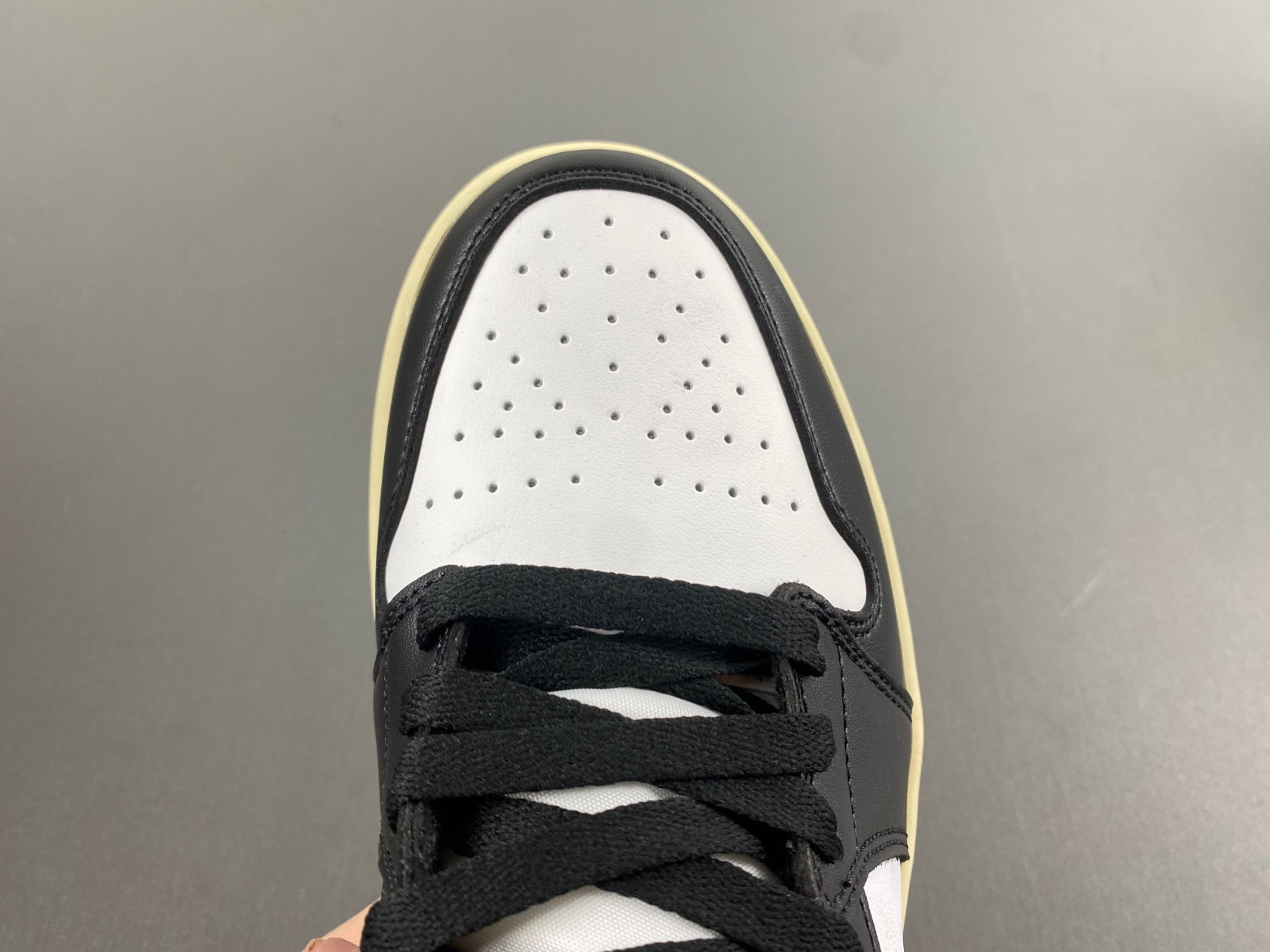 Air Jordan 1 Mid WMNS "Sail/Black/Active Pink" FQ7818-101