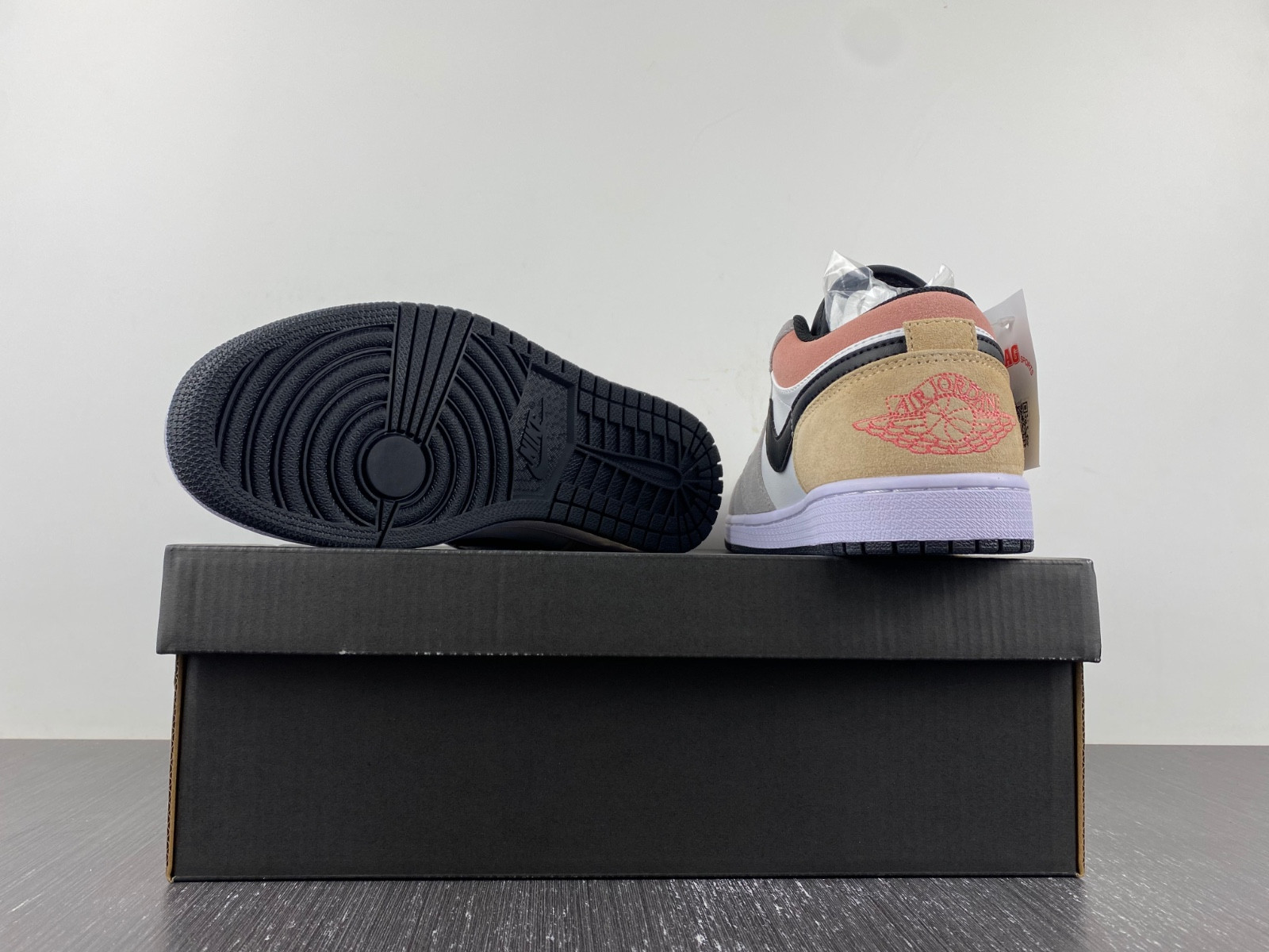 air jordan 1 low “flight club” dx4334-008
