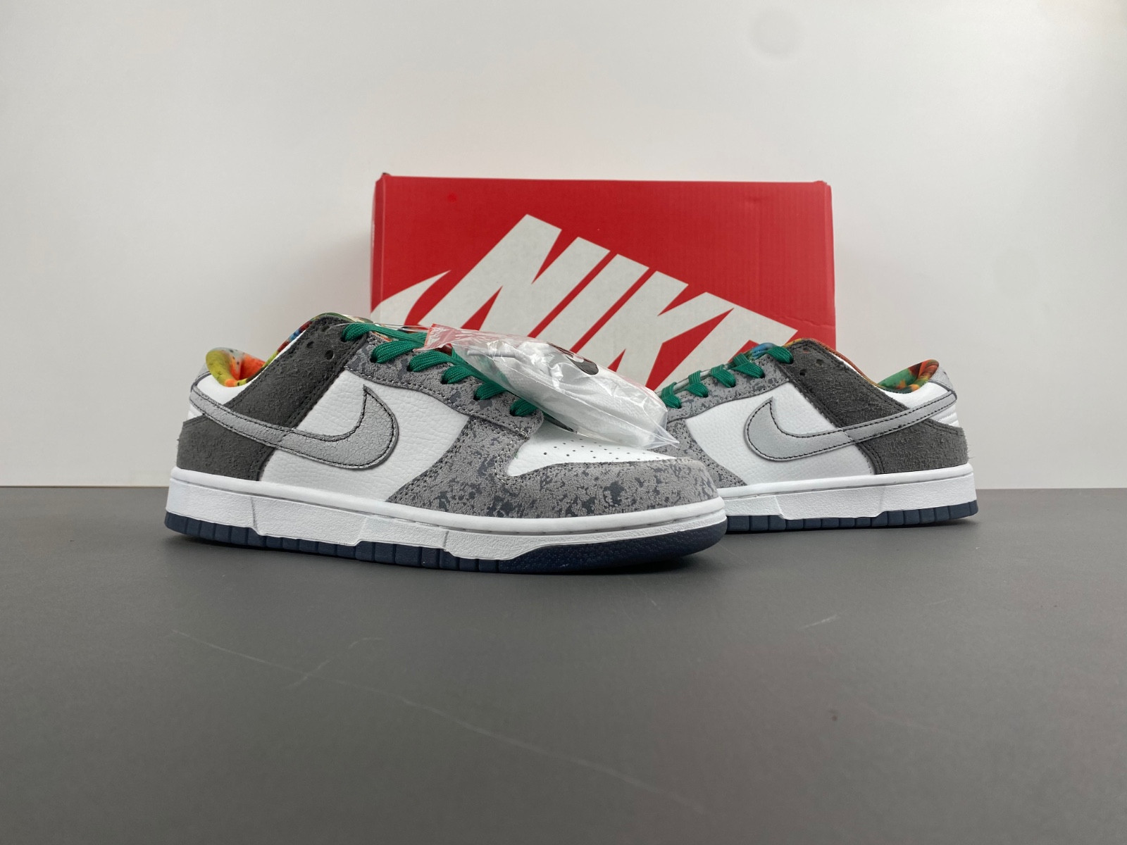 nike dunk low "philly" hf4840-068