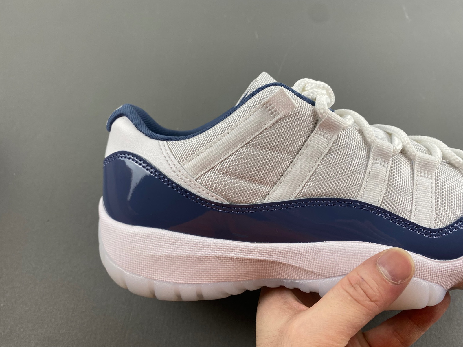 air jordan 11 low "midnight navy/diffused blue" fv5104-104