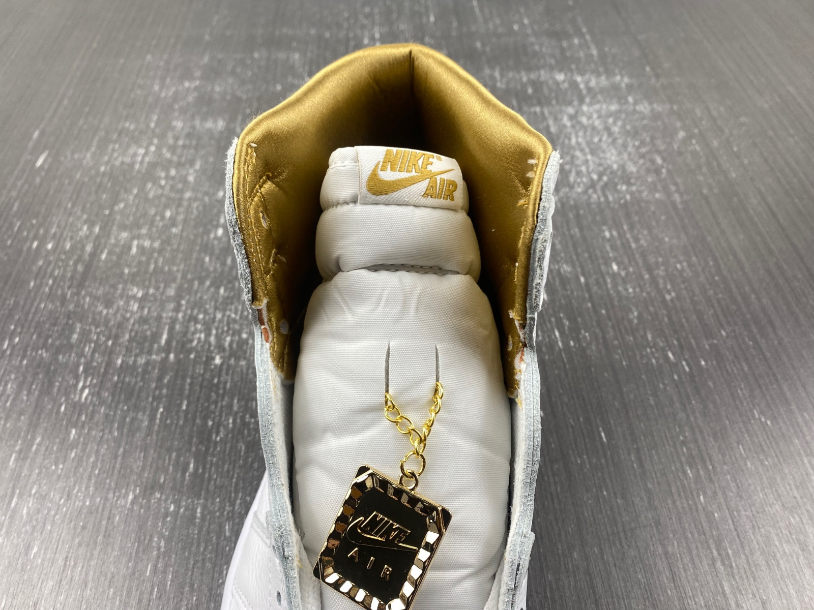 air jordan 1 high og wmns metallic gold fd2596-107