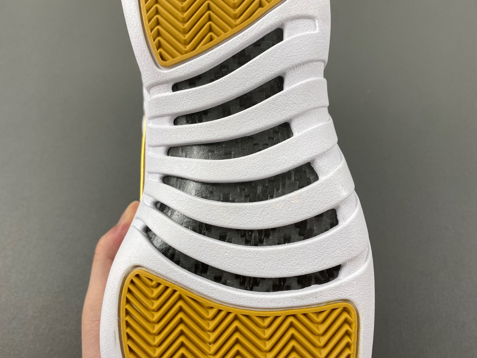 air jordan 12 wmns "phantom" fd9101-007