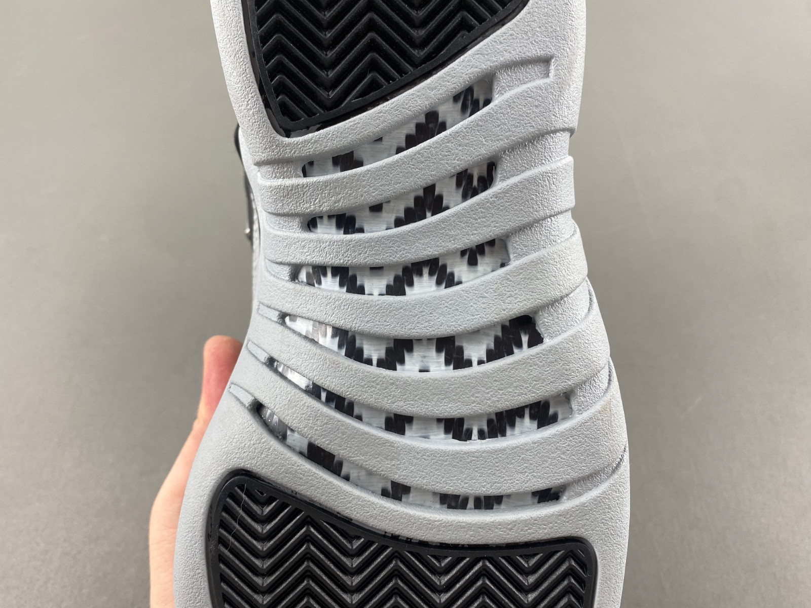 air jordan 12 “black/wolf grey” ct8013-010