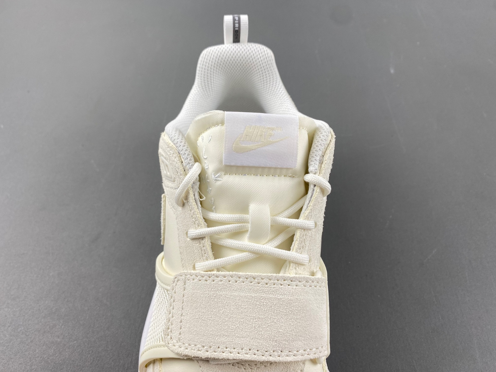 travis scott x nike shark-a-don “sail” hq3061-100
