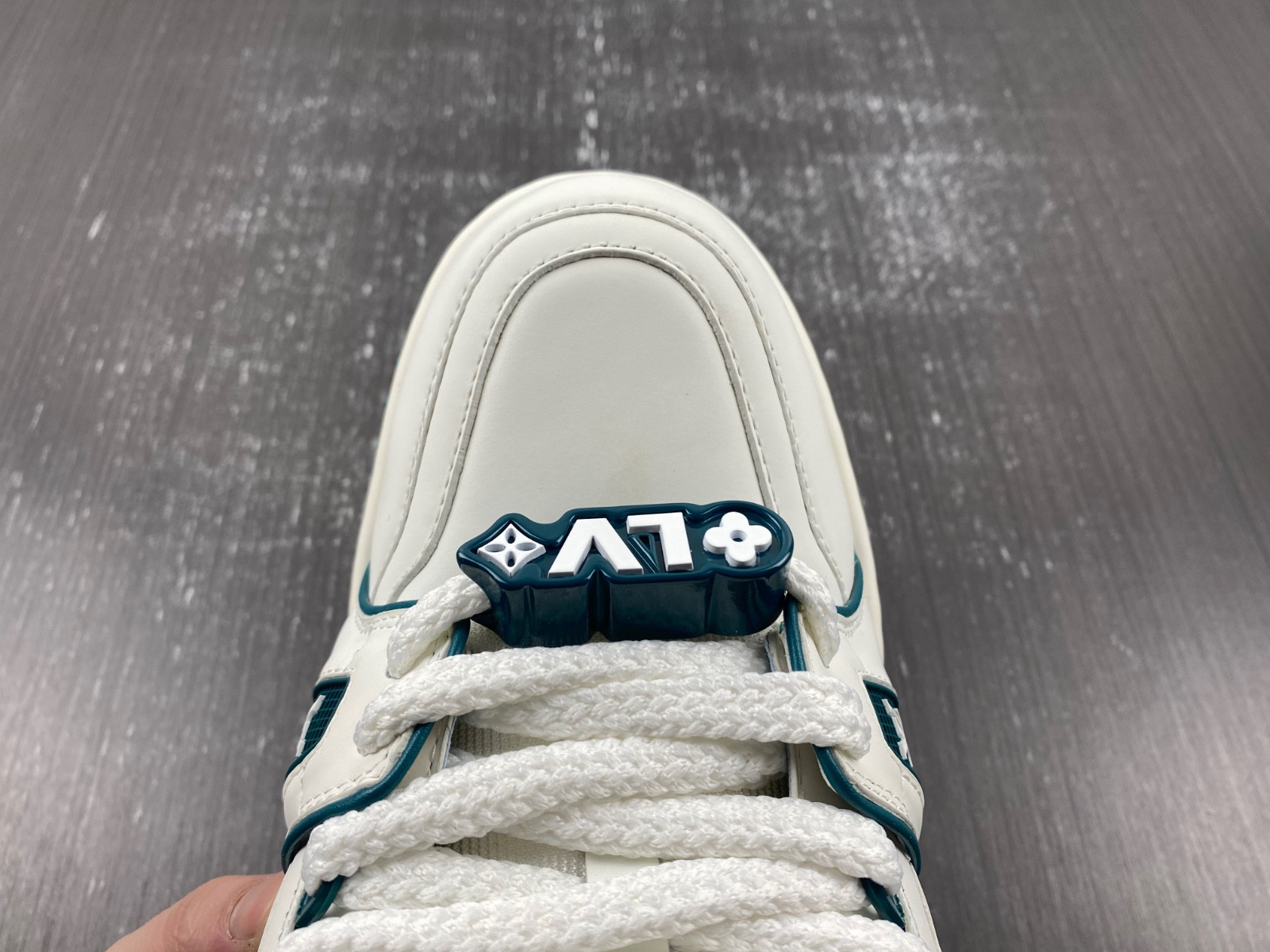 lvt sneakers