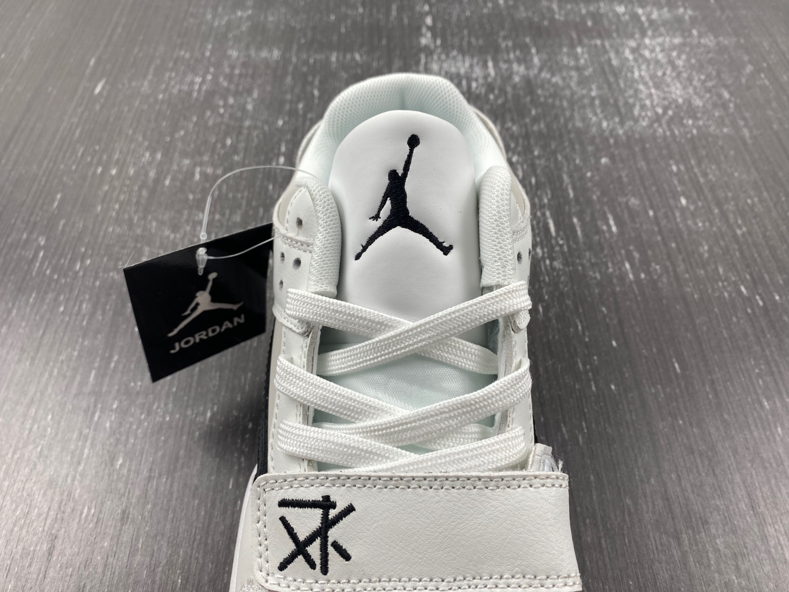 travis scott x jordan cut the check