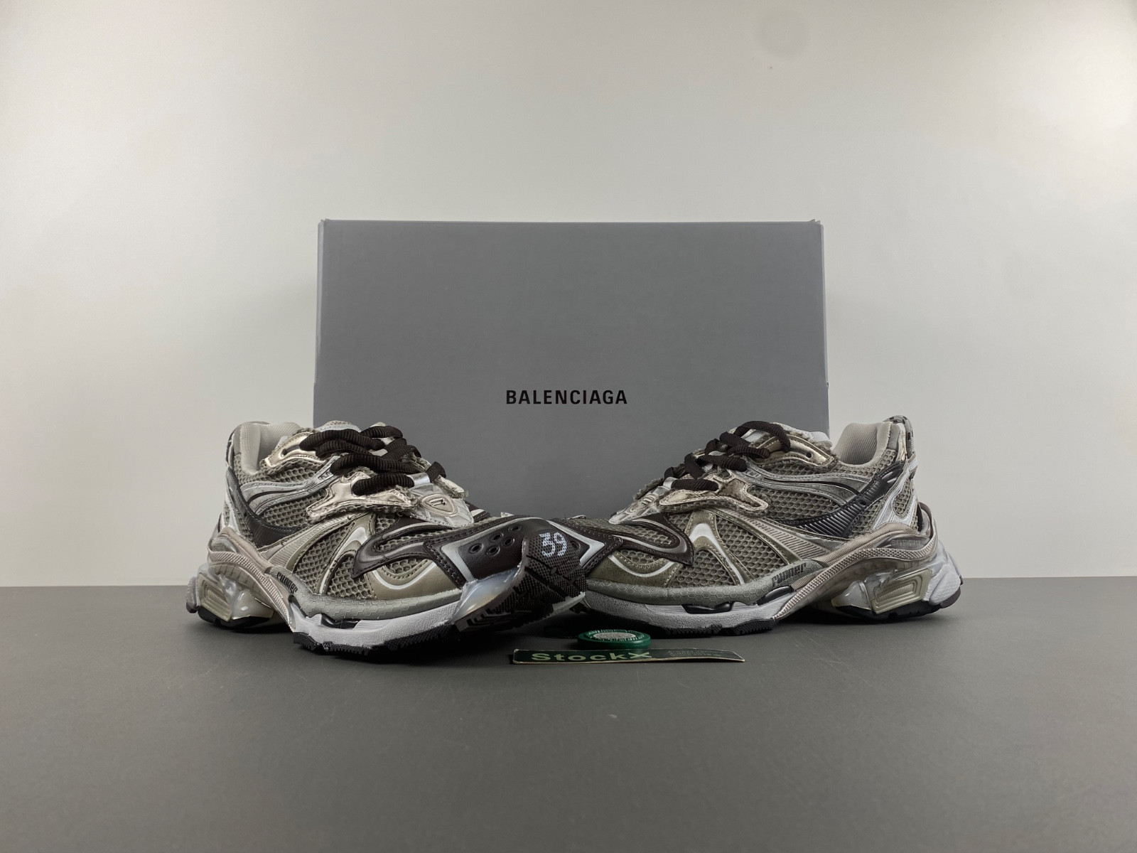 Ba*len*cia*ga runner sneaker