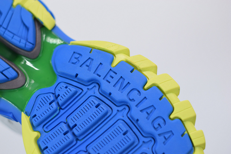 bc track sneaker