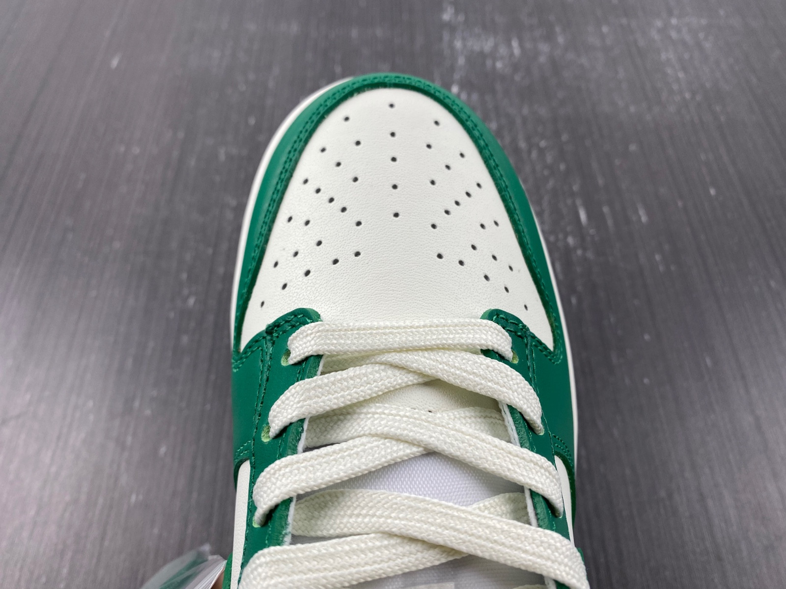 nike dunk low "green/gold"