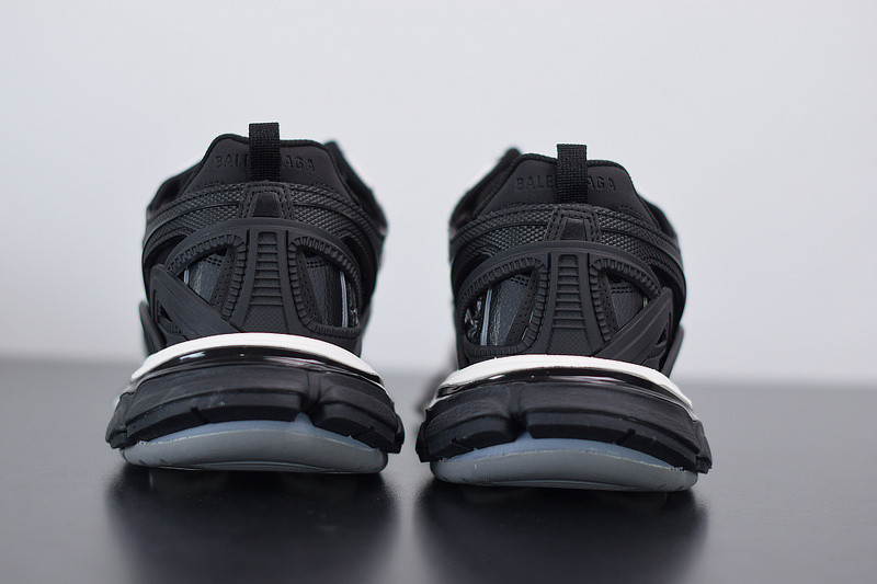 bc track sneaker