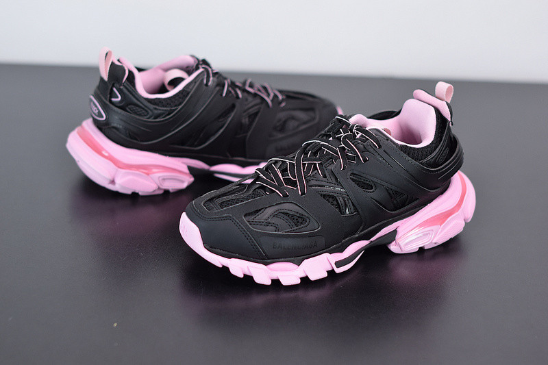 bc track sneaker