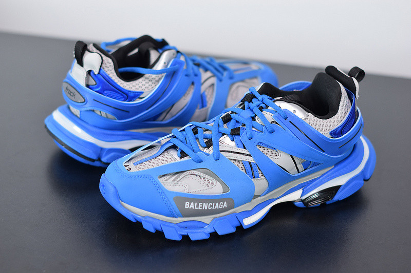 bc track sneaker