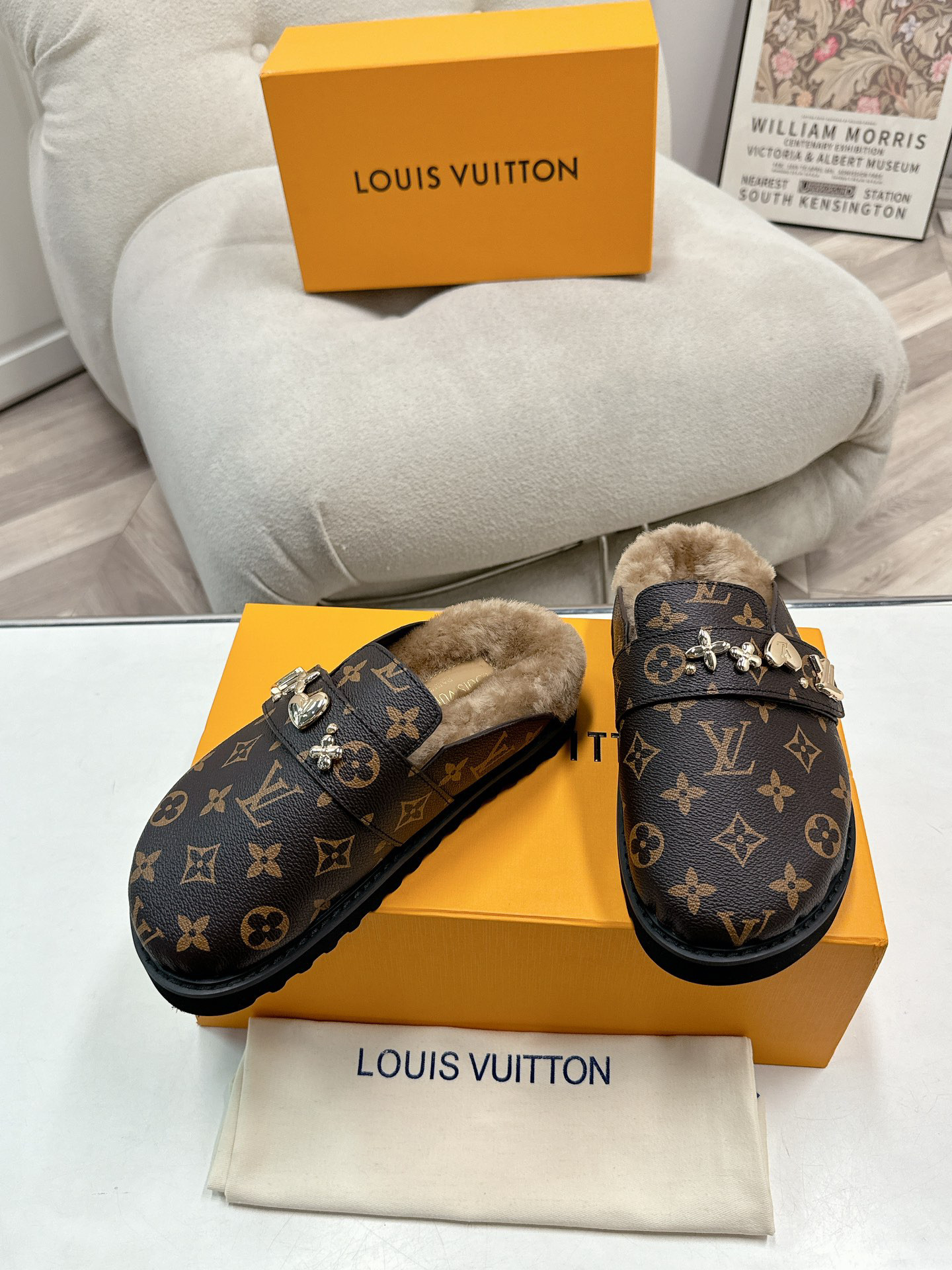 LVT SANDALS
