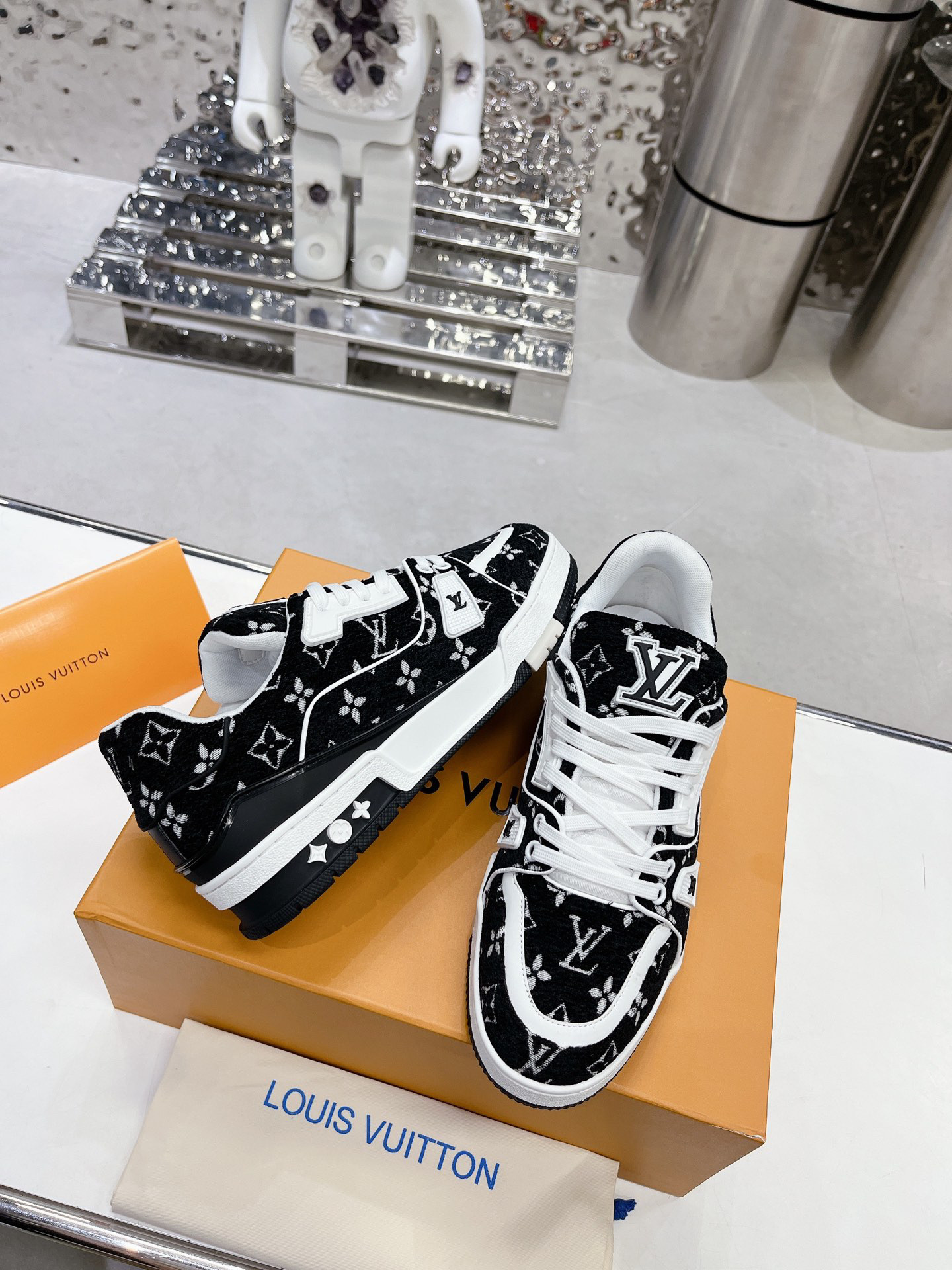 LVT SNEAKERS