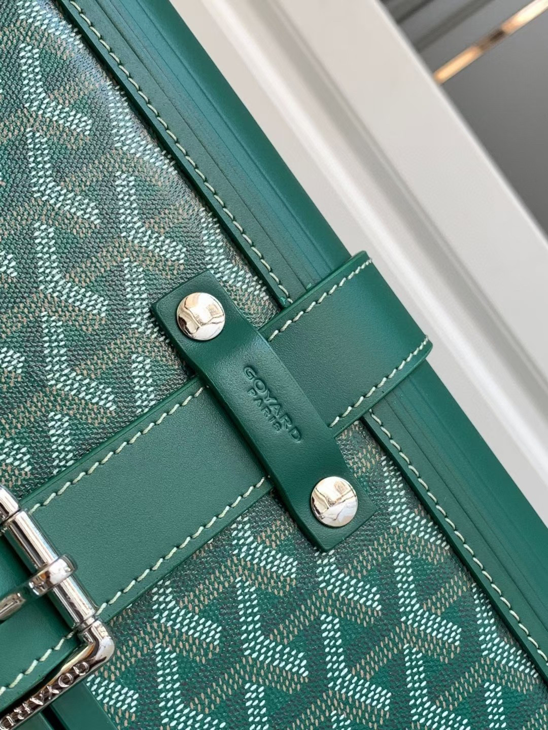 G09ard purse