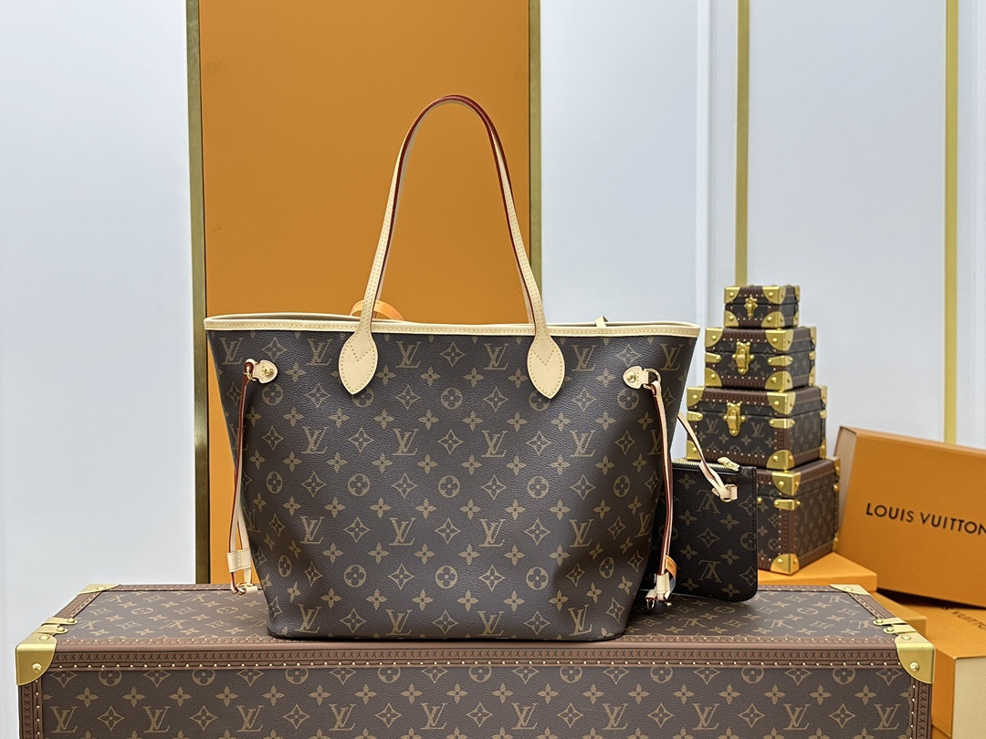 LVT PURSE MM