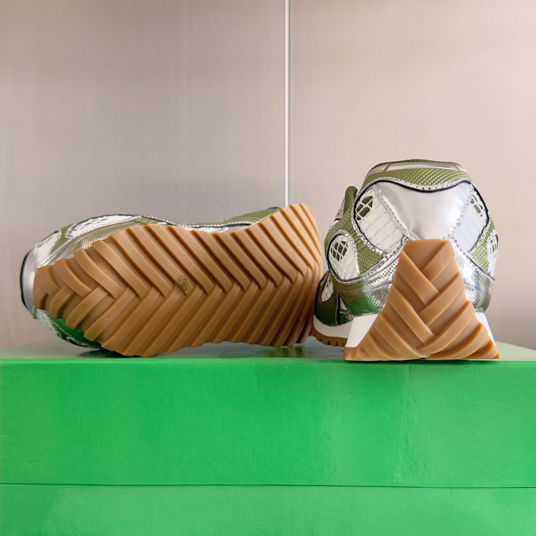 b0tt*ga Ven*ta orbit sneaker