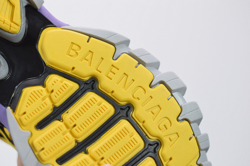 bc track sneaker