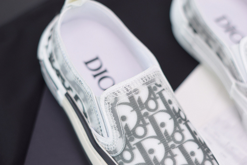dio* x converse sneaker