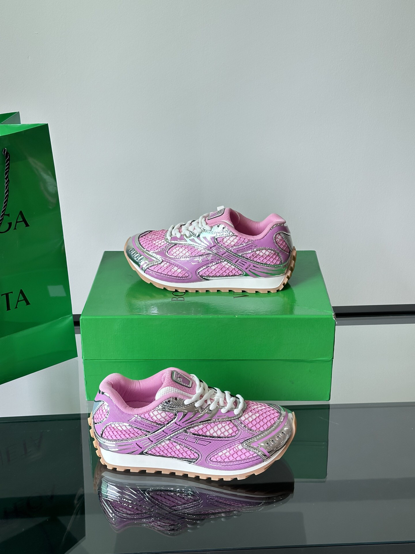 b0tt*ga Ven*ta orbit sneaker