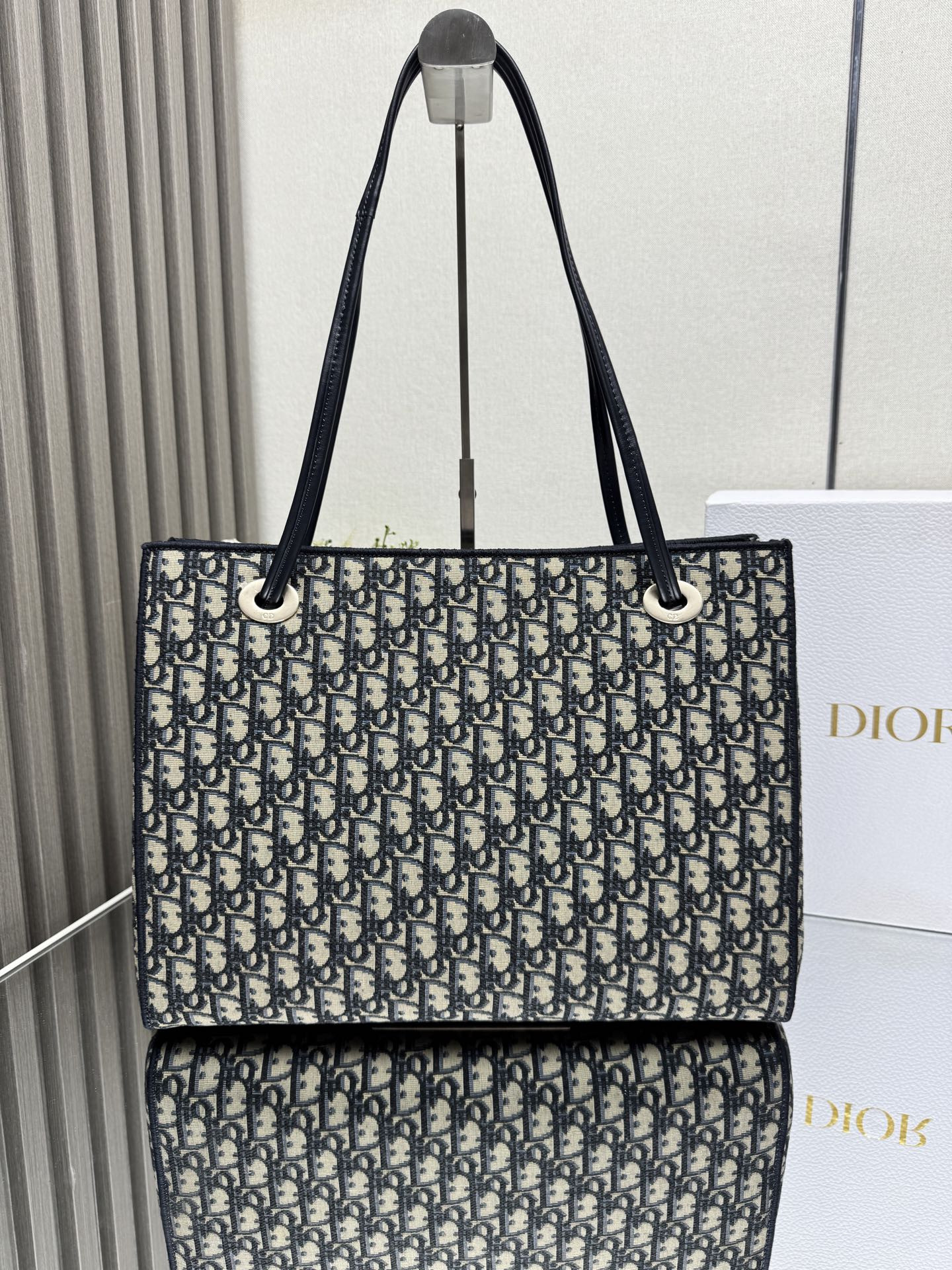 D10r BAG