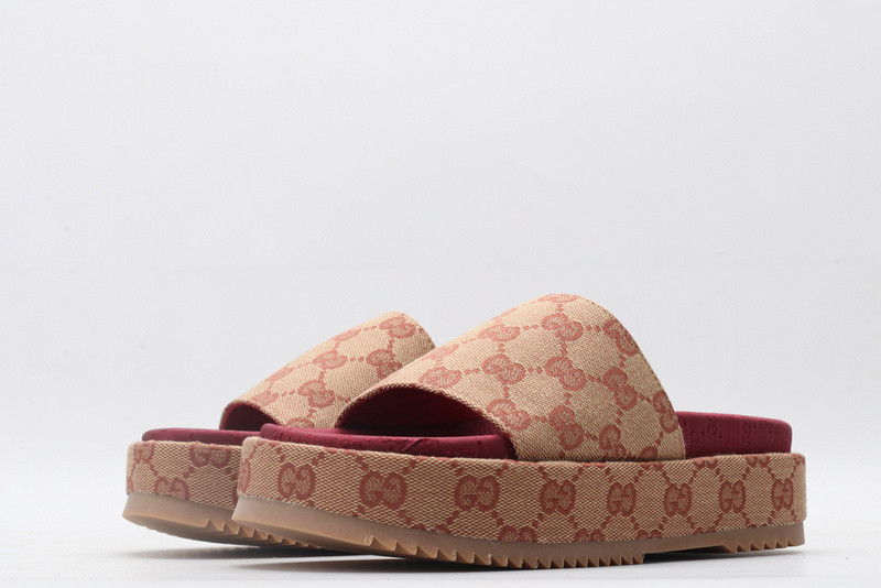 g*u*i sandals