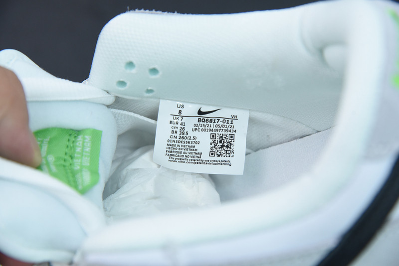 nike sb dunk low “chlorophyll” bq6817-011