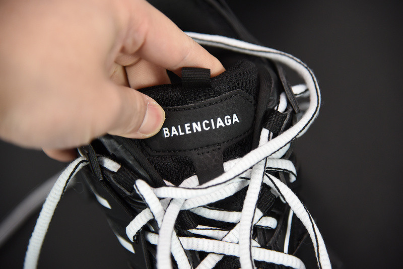 bc track sneaker