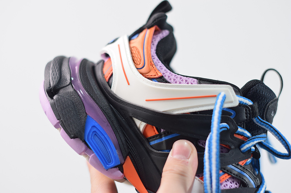 bc track sneaker