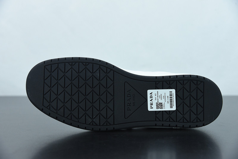 pr sneaker