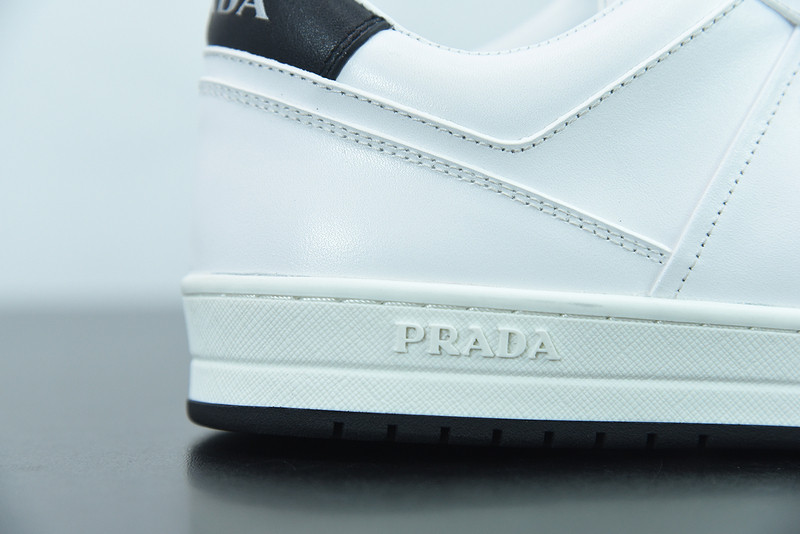 pr sneaker