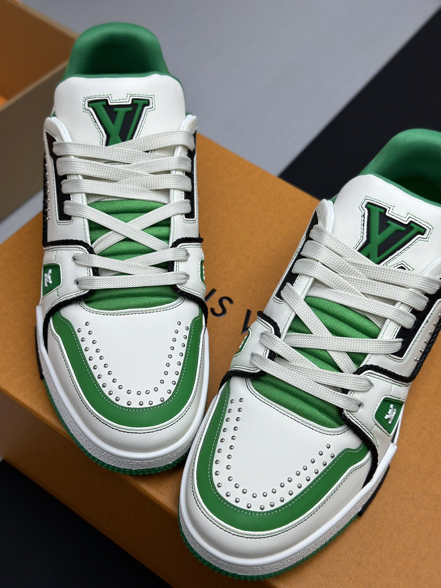 LVT SNEAKERS