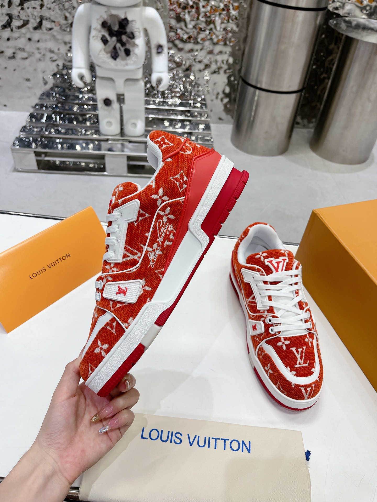 LVT SNEAKERS