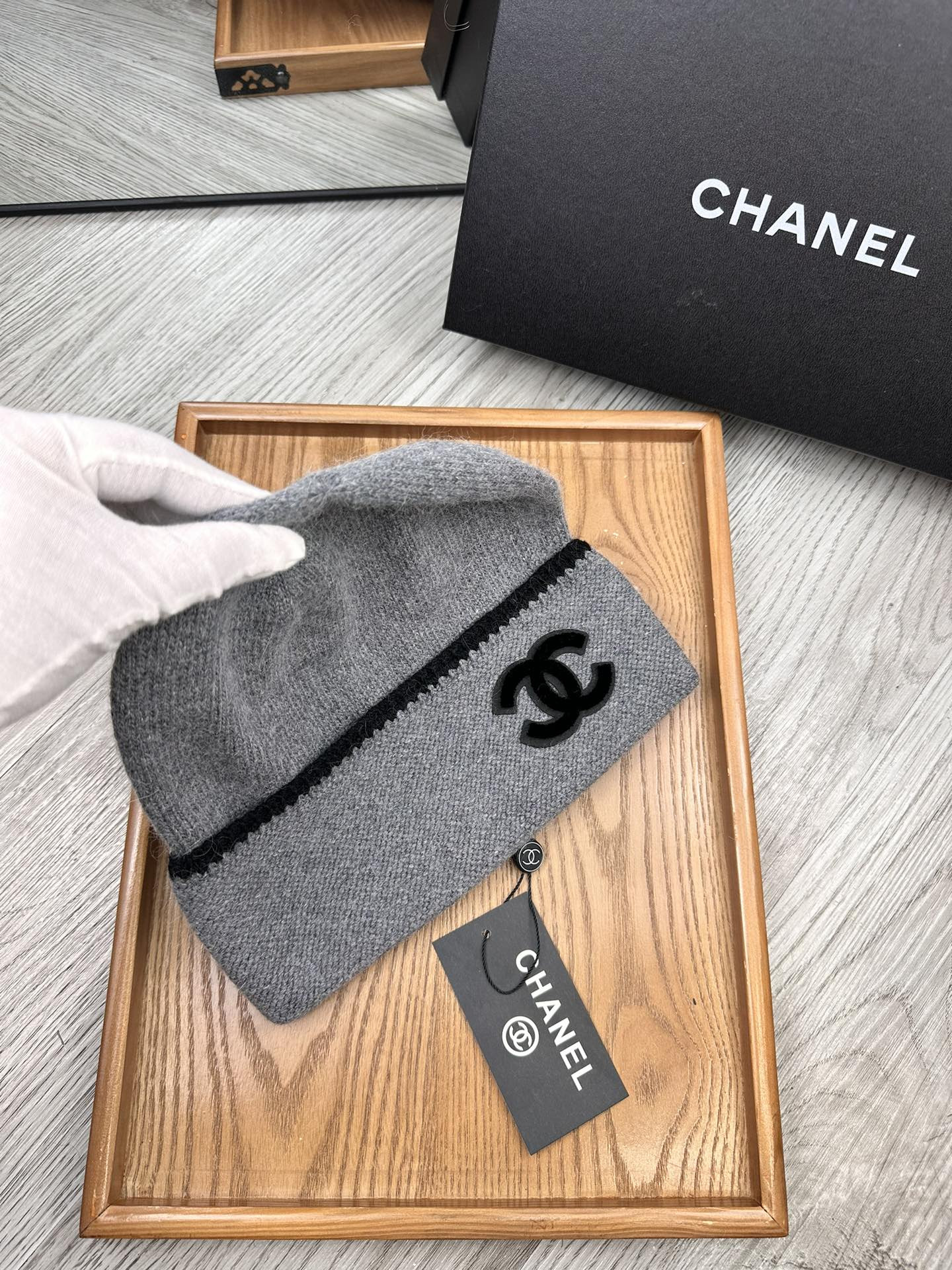 C hat