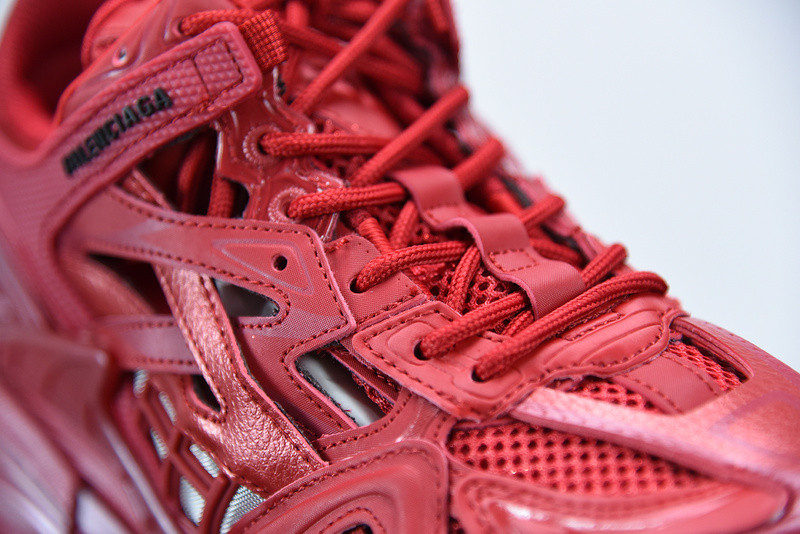 bc track sneaker