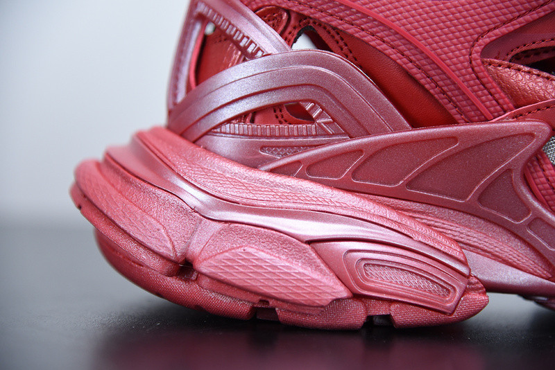 bc track sneaker
