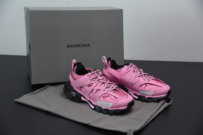 bc track sneaker
