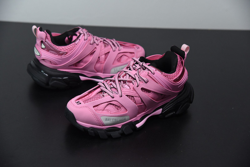 bc track sneaker