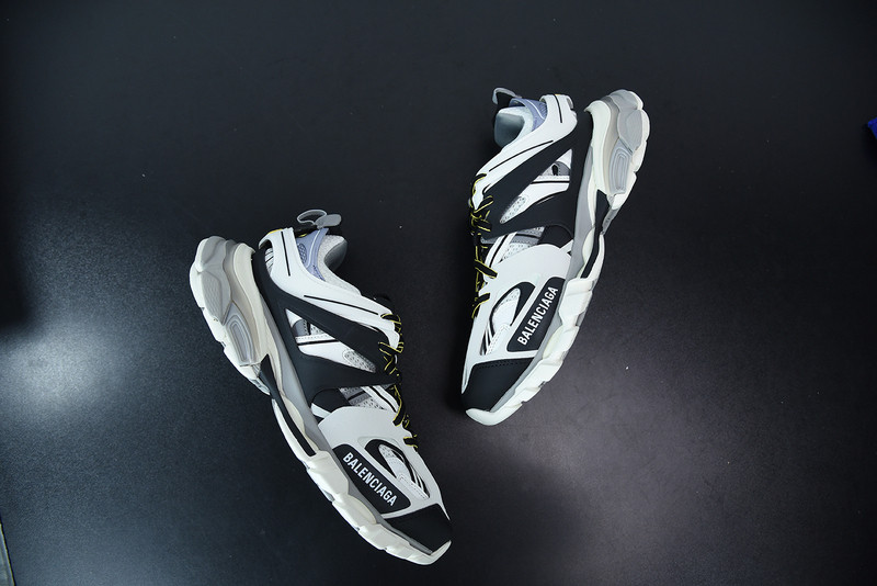 bc track sneaker