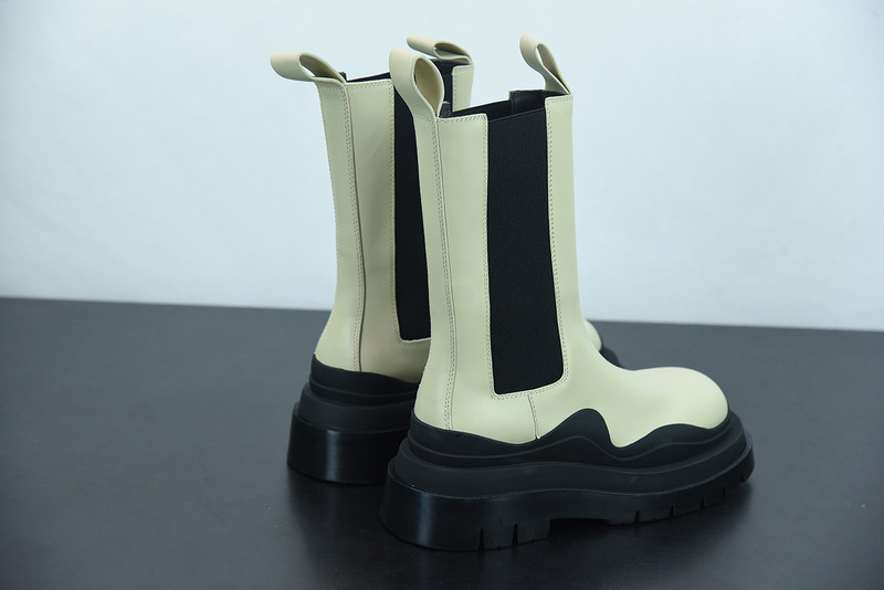 Bo*te*ga ve*ne*ta sneaker