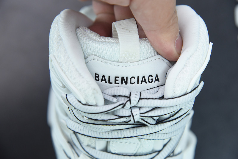 bc track sneaker