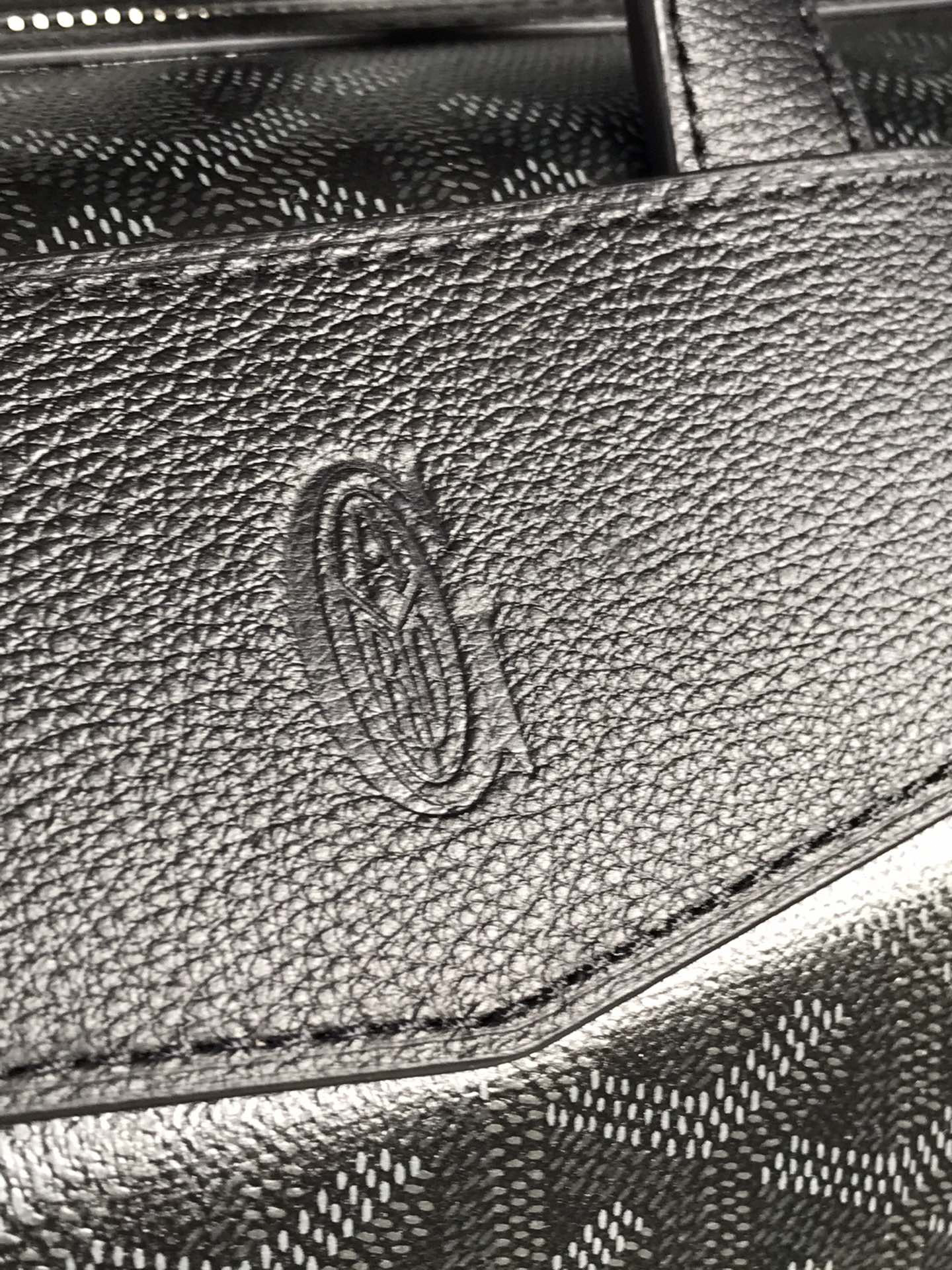 G09ard purse