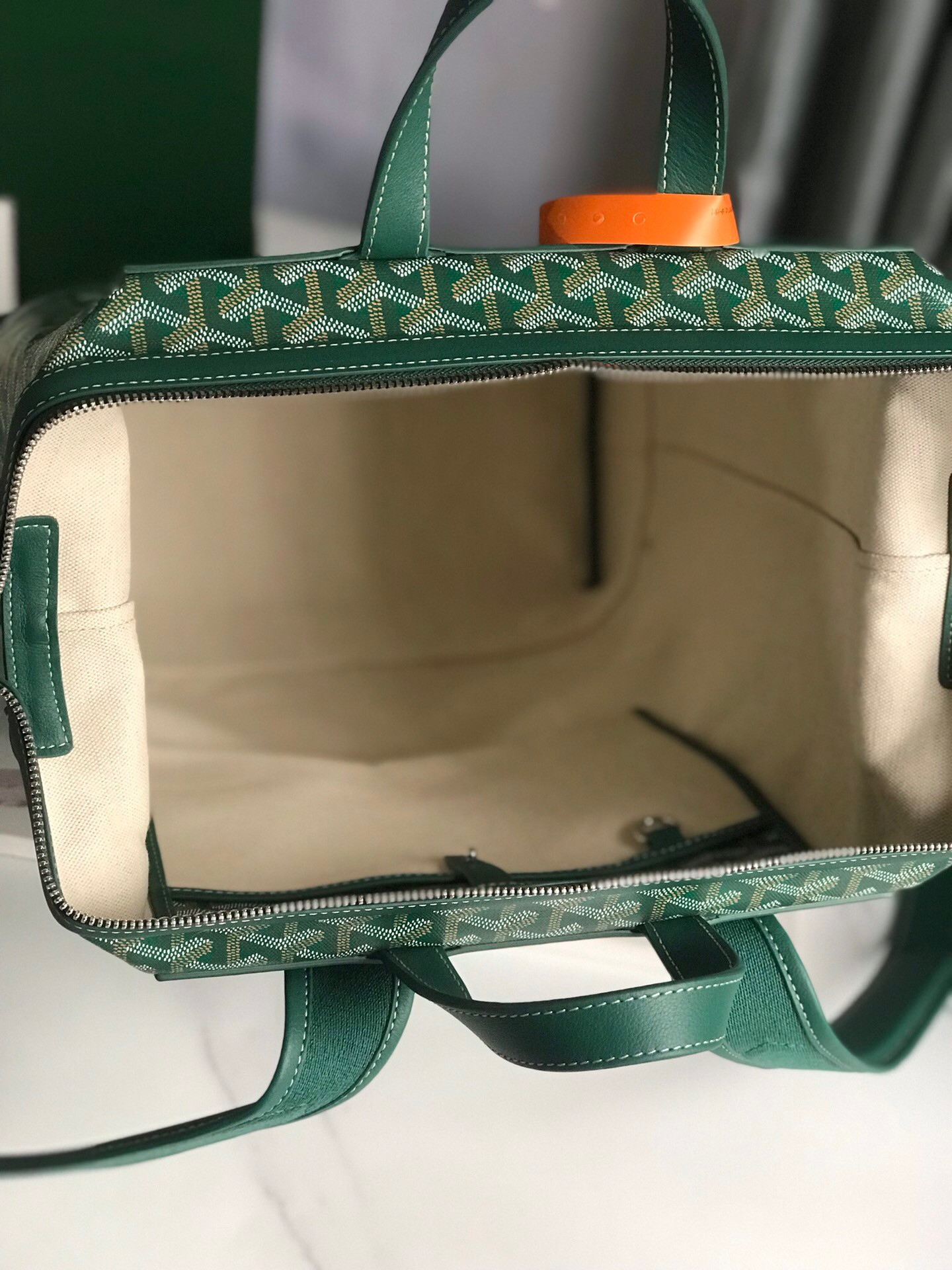 G09ard purse
