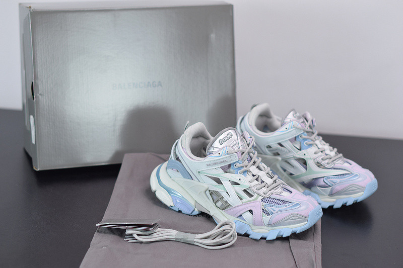 bc track sneaker