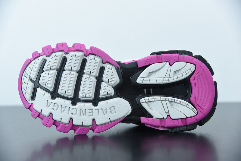 bc track sneaker