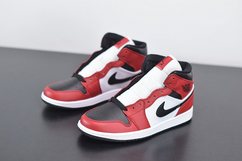 air jordan 1 mid “chicago black toe” 554724-069